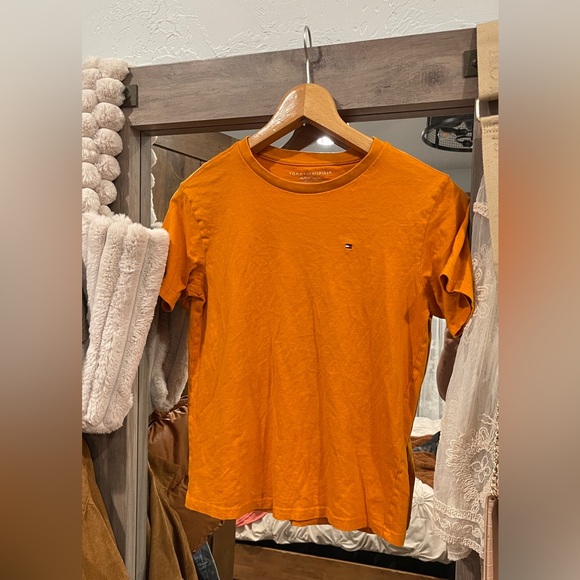 Tommy Hilfiger Other - Tommy Hilfiger Men’s Orange Short Sleeve Tee Size M